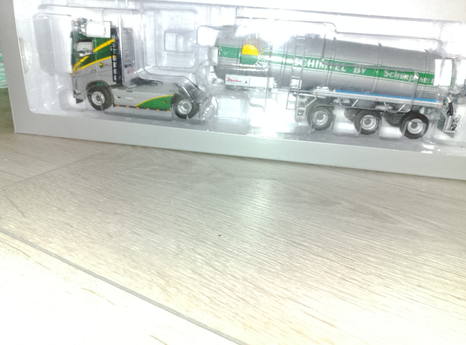 Volvo FH Schimmel BV Scherpenzeel tankwagen 1:50, Ophalen of Verzenden, Zo goed als nieuw, Bus of Vrachtwagen, Overige merken