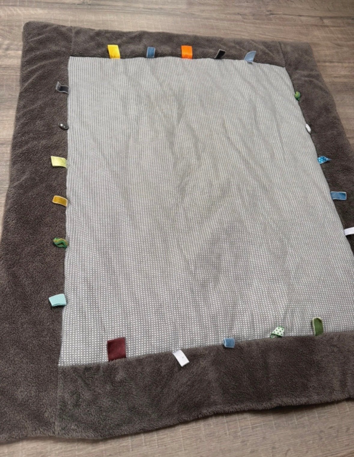 Snoozebaby boxkleed grijs met labels 102 x 87 cm, Ophalen of Verzenden, Zo goed als nieuw, Speelkleed