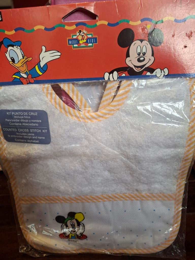 Slabbetje Disney, Ophalen of Verzenden, Nieuw, Borduurpakket