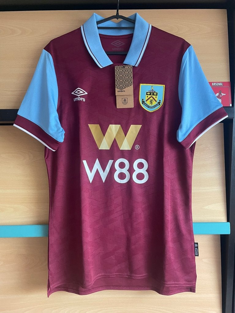 Burnley FC Umbro Voetbalshirt Maat S Nieuw, Nieuw, Ophalen of Verzenden, Voetbal, Rood