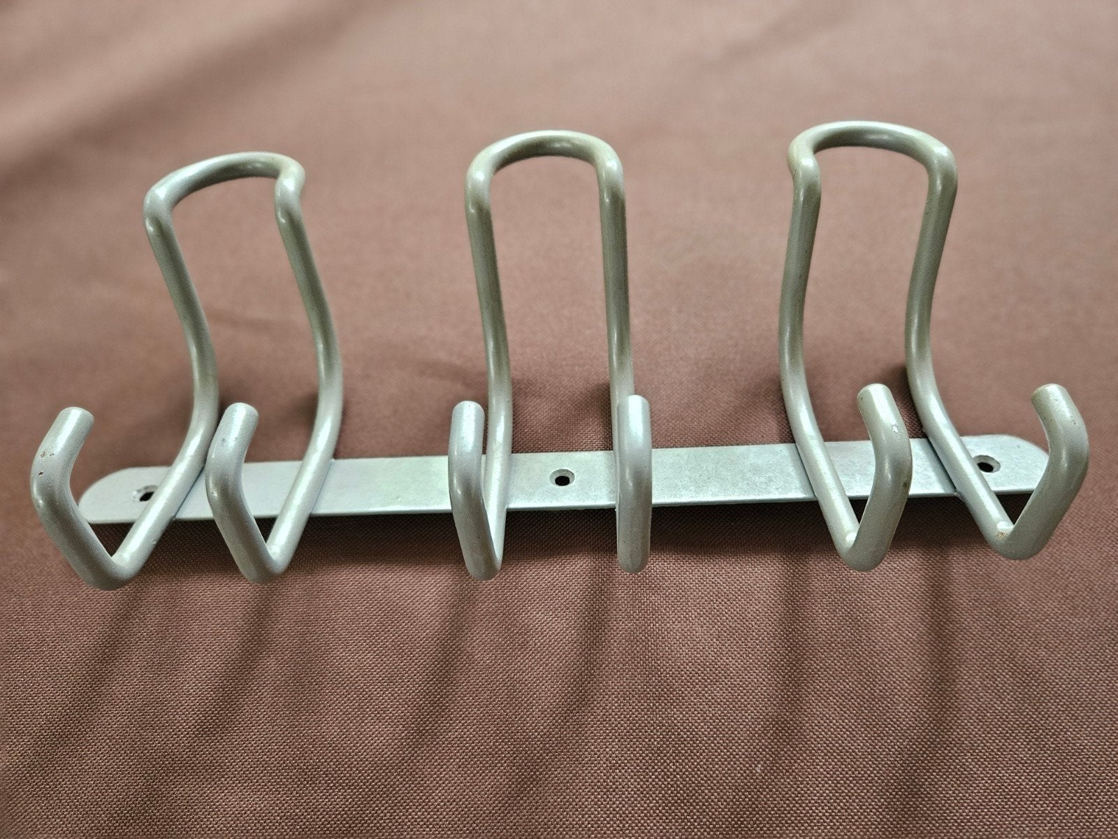 Metalen wandhaken - Kapstok met 3 haken, Gebruikt, Wandhaken, Ophalen of Verzenden, Minder dan 100 cm