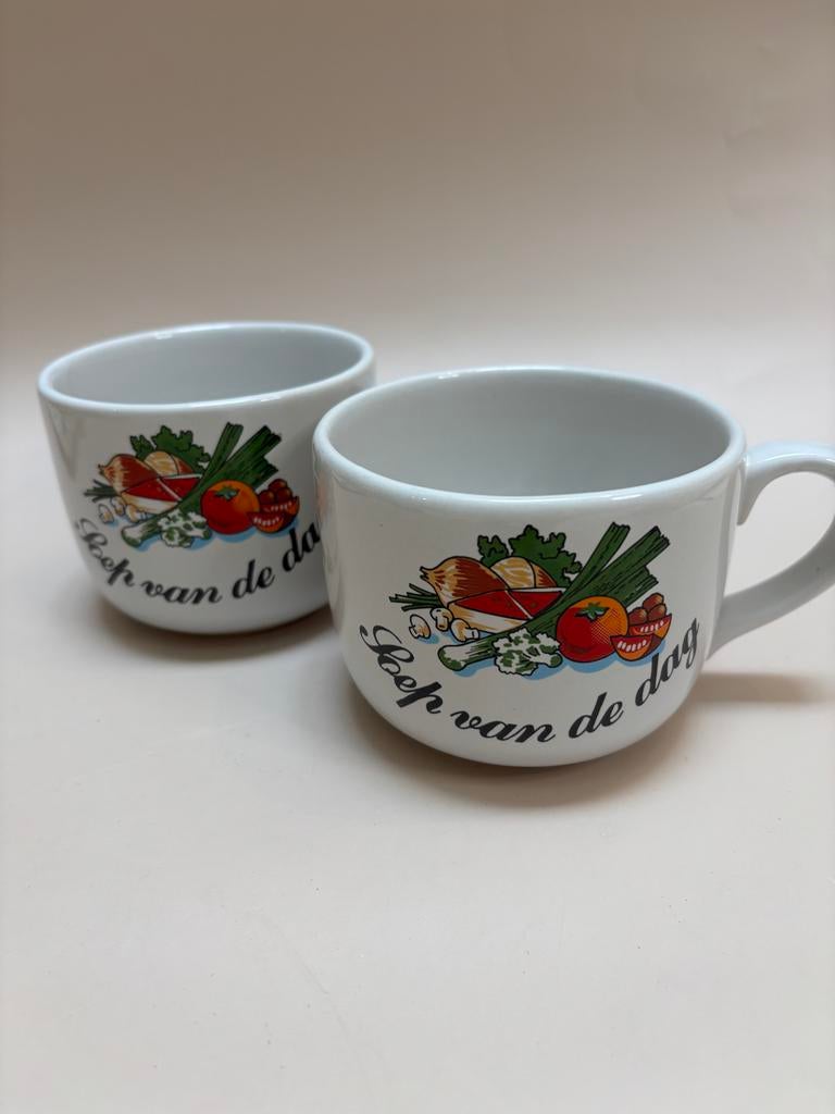 2 vintage soepkommen "Soep van de dag", Keramiek, Ophalen of Verzenden, Zo goed als nieuw, Kom(men)