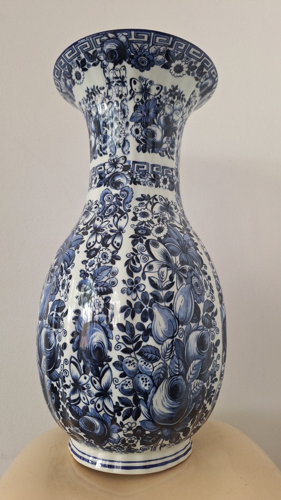 Hoge vaas blauw wit vlinders bloemen, Ophalen, Gebruikt, Blauw, 36 cm