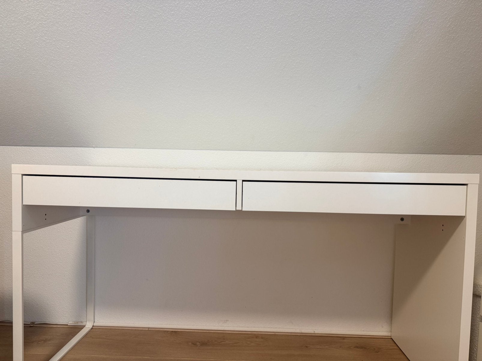 ikea bueau mickie, Ophalen, Gebruikt, Met lades, Schoolbureau