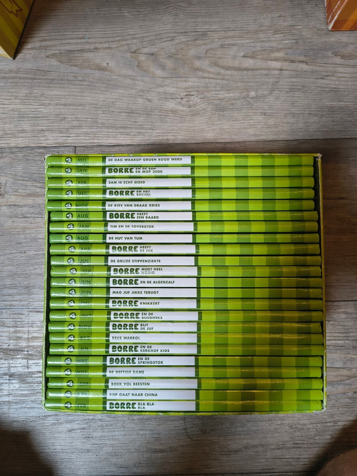 Borre De Gestreepte Boekjes (23 boeken) groen, Ophalen of Verzenden, Zo goed als nieuw, Diverse auteurs (o.a. Jeroen Aalbers, Sandra Iskes)