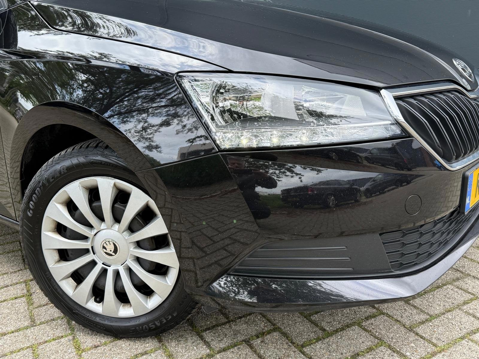 Skoda Fabia Combi 1.0 TSI Active/Carplay/Airco/cruise/parkee, Voorwielaandrijving, Gebruikt, Euro 6, 95 pk