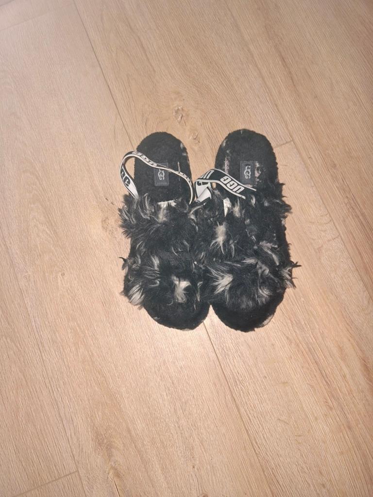 Pantoffels ugg maat 42 uitverkoop, Ophalen of Verzenden, Nieuw, Pantoffels of Sloffen