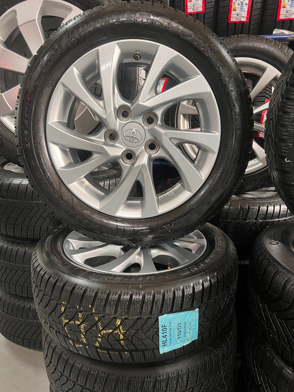 Originele Toyota Auris (E18) Velgen Winterbanden 205-55-16, Auto-onderdelen, Gebruikt, 16 inch, Banden en Velgen, Personenwagen