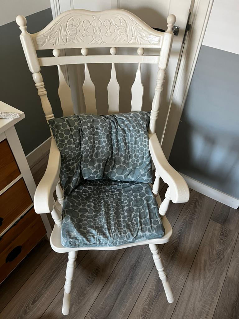 Schommelstoel vintage, relaxed, met baby, peuter of zelf, Kinderen en Baby's, Kinderkamer | Tafels en Stoelen, Ophalen, Zo goed als nieuw