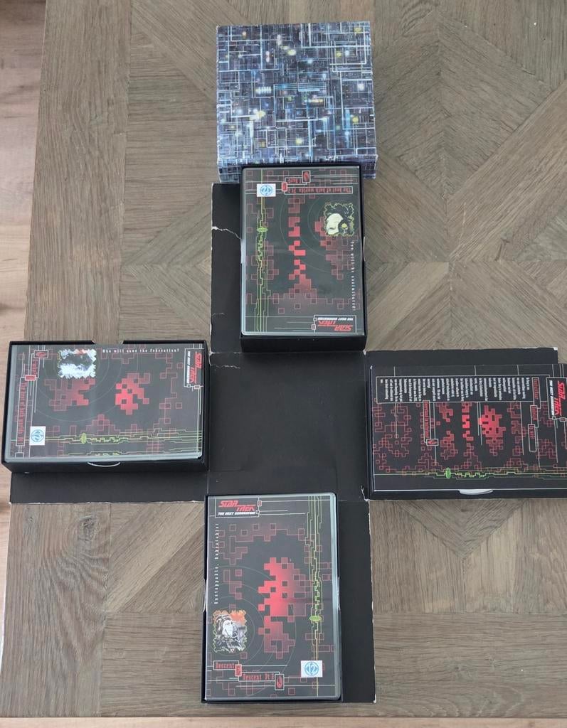Star Trek Borg Collective Boxset VHS (1994) - Nieuw, Cd's en Dvd's, VHS | Film, Vanaf 12 jaar, Ophalen of Verzenden, Nieuw in verpakking