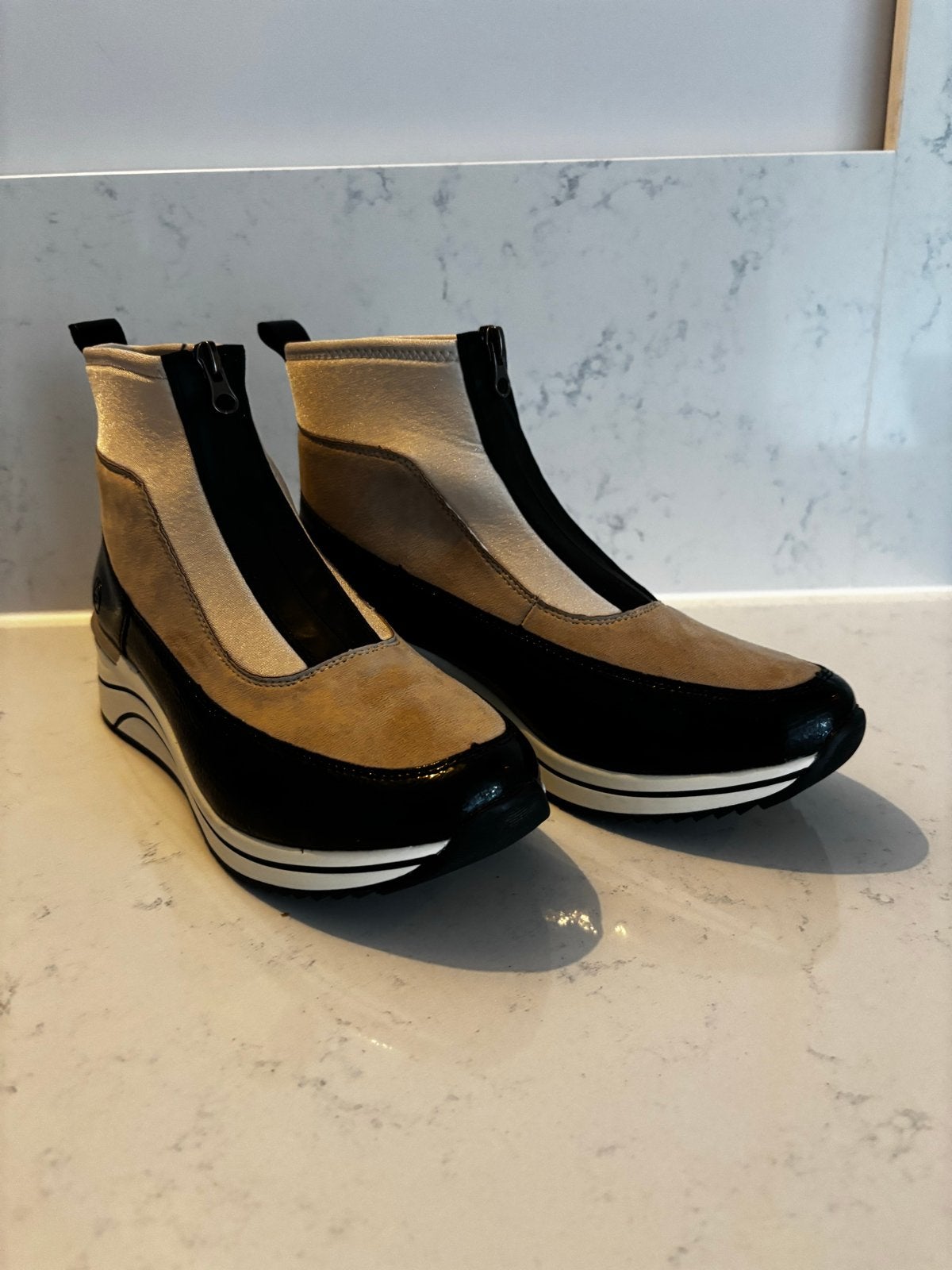 Remonte enkellaarsjes  NIEUW 41, Kleding | Dames, Schoenen, Ophalen of Verzenden, Nieuw, Zwart, Lage of Enkellaarzen
