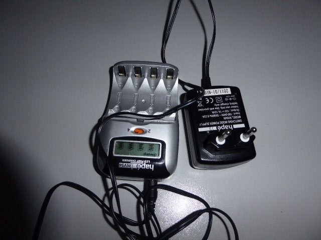 Hape NV94N Batterijlader met Voeding, Ophalen of Verzenden, Zo goed als nieuw