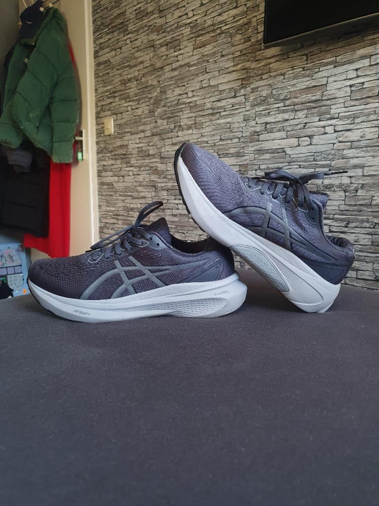 Asics renschoenen, Sport en Fitness, Loopsport en Atletiek, Hardloopschoenen, Ophalen of Verzenden, Zo goed als nieuw, Hardlopen