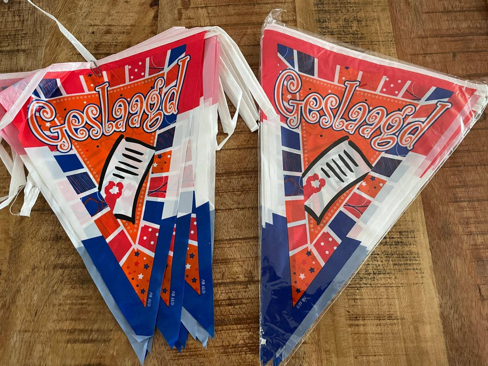 Diverse versieringen "Geslaagd" voor een geslaagd feest, Hobby en Vrije tijd, Feestartikelen, Ophalen of Verzenden, Zo goed als nieuw