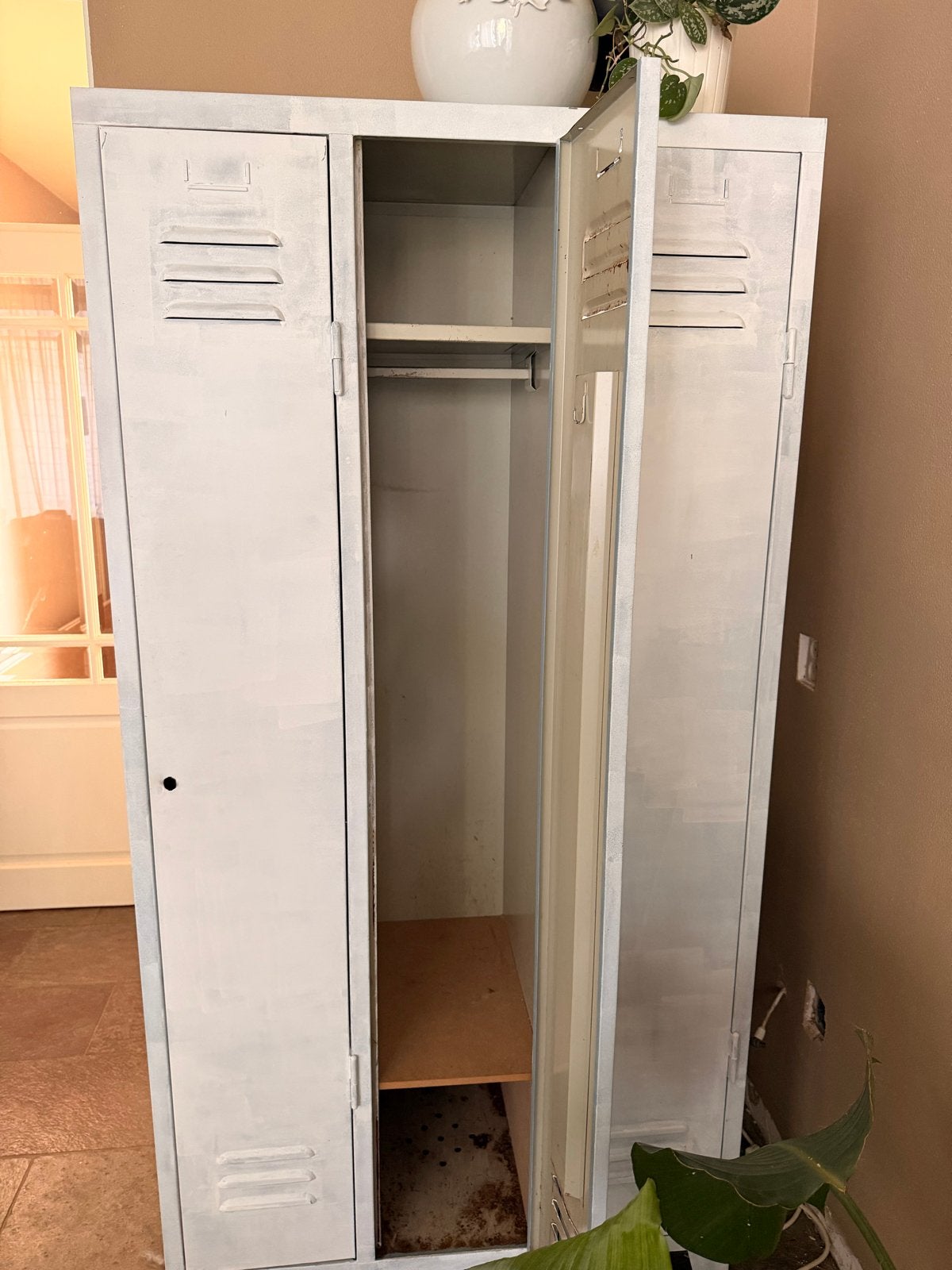 Vintage metalen locker kast - grondverf, Ophalen, Gebruikt
