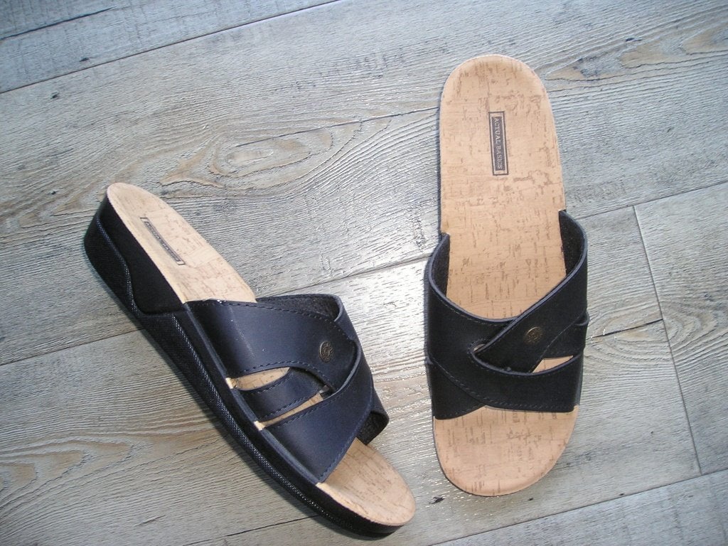 NIEUW - zwarte slippers maat 42, Zwart, Nieuw, Ophalen, Slippers