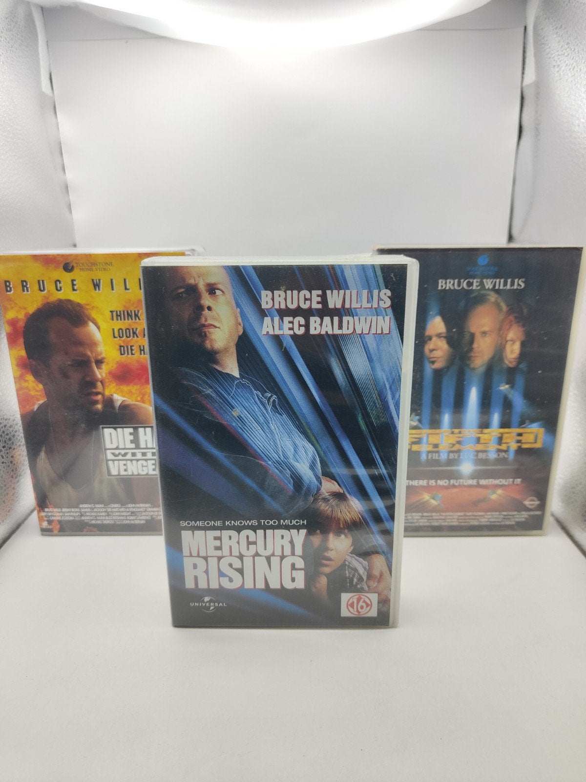 3 Bruce Willis VHS : Die Hard, Mercury Rising, The Fifth (m2455620704 ...