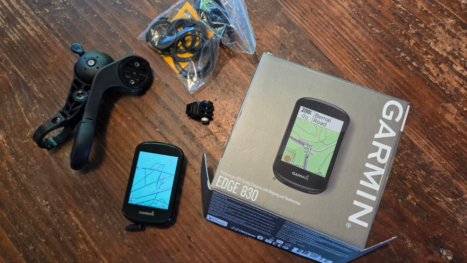 Garmin Edge 830 fietscomputer met GPS en accessoires, Fietsen en Brommers, Fietsaccessoires | Fietscomputers, Ophalen of Verzenden