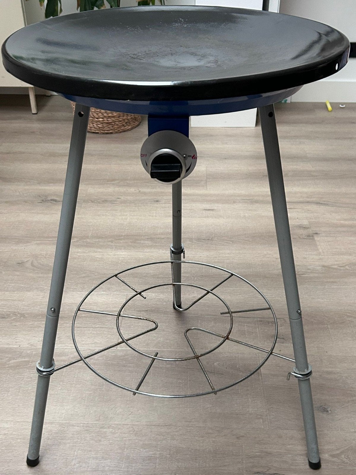 Skottelbraai cadac, Ophalen