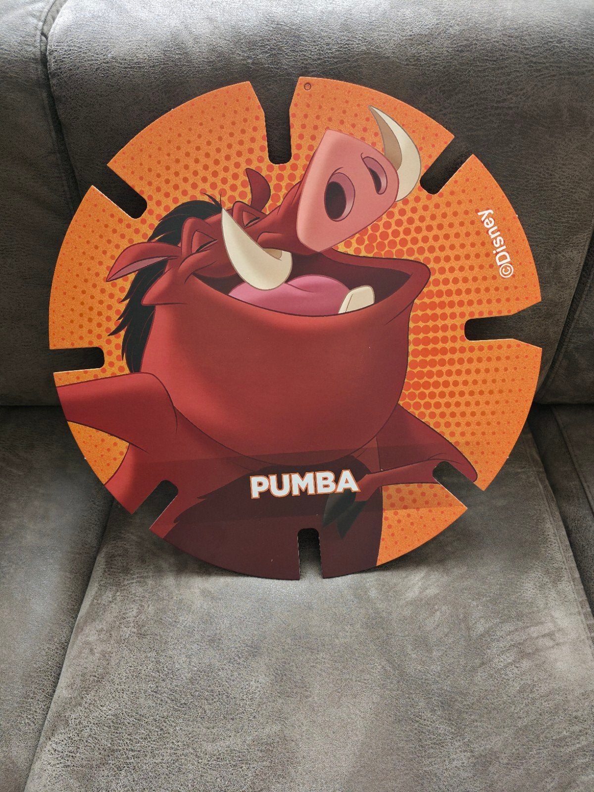 Pumba mega diskey (48cm) - Disney Leeuwenkoning, Ophalen of Verzenden, Leeuwenkoning of Jungle Boek, Zo goed als nieuw, Plaatje of Poster