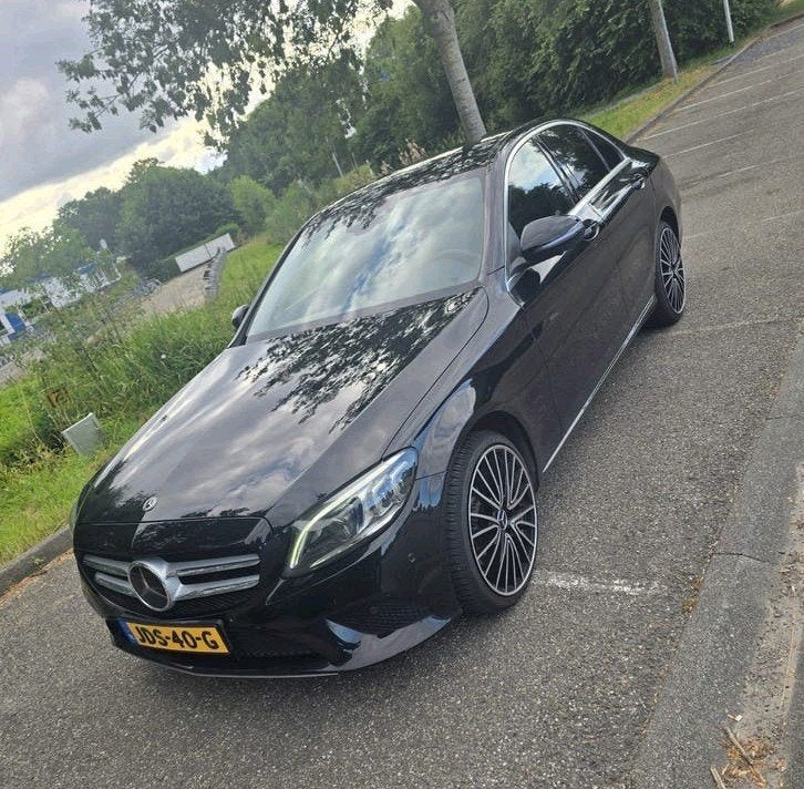 Mercedes-Benz C-Klasse C300 258pk 9G-TRONIC 2019 Zwart, Auto's, Automaat, Elektronische parkeerrem, Achterwielaandrijving, 1800 kg