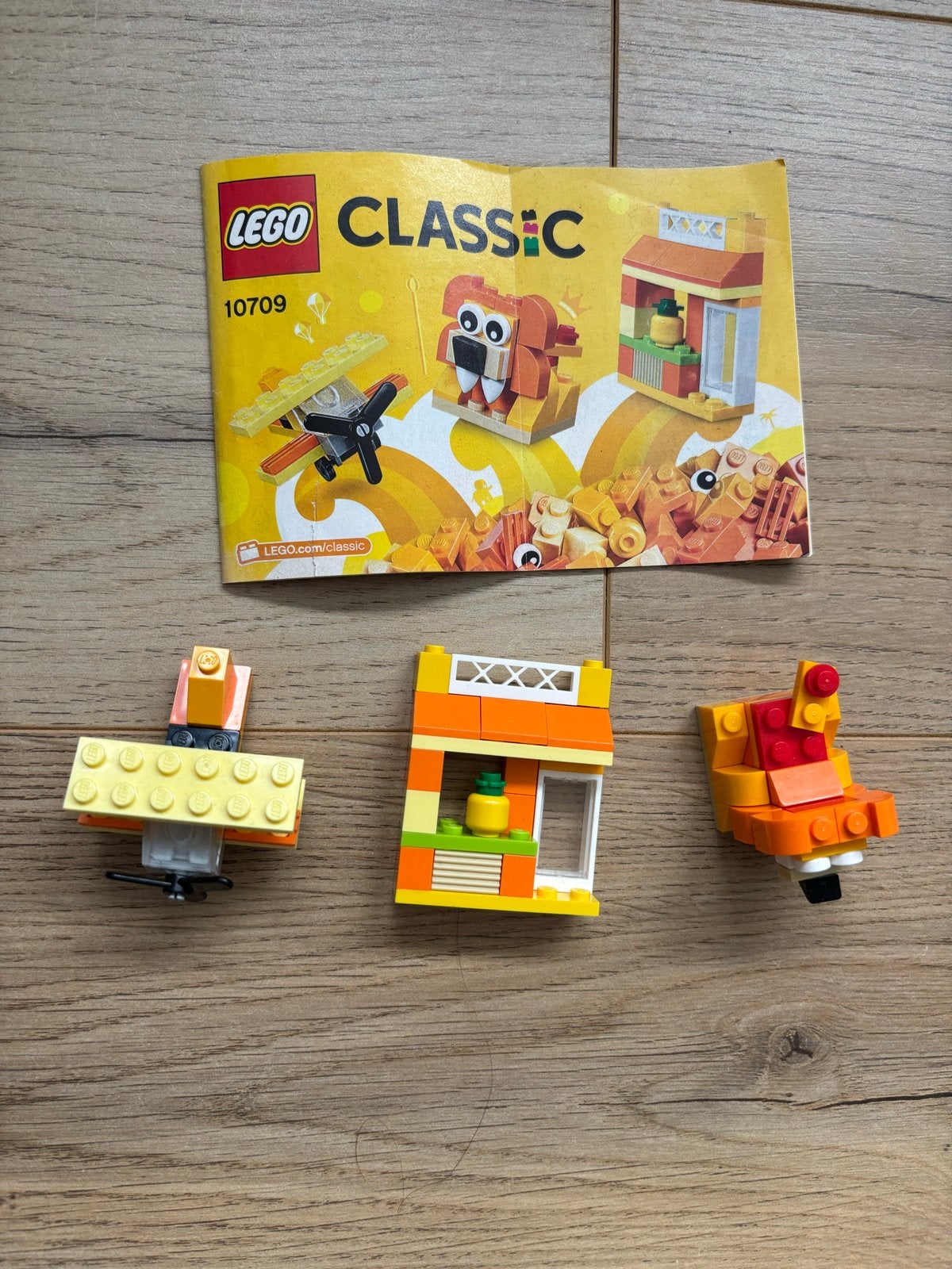 9917)Lego Classic 10709 Oranje Creatieve Box met instructies, Lego, Ophalen of Verzenden, Zo goed als nieuw, Compleet