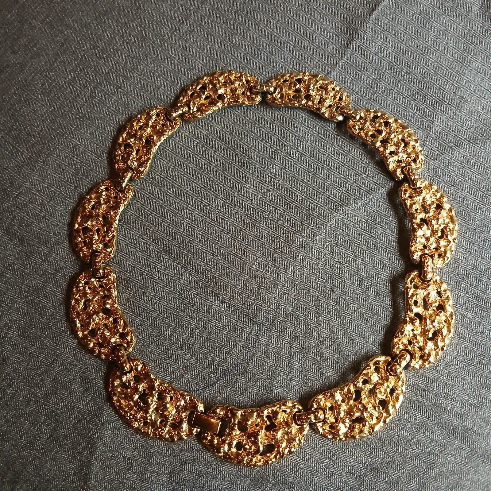 Vintage goudkleurige choker halsketting, ketting, Ophalen of Verzenden, Goud, Overige materialen