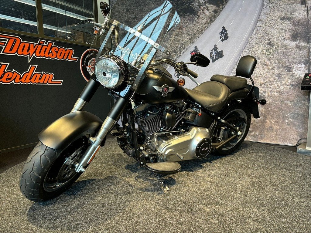 Harley-Davidson FLSTFB Fat Boy Lo 103 (bj 2016), Motoren, Laan van Vredenoord 33
2289 DA  RIJSWIJK, NL, Bedrijf, Meer dan 35 kW