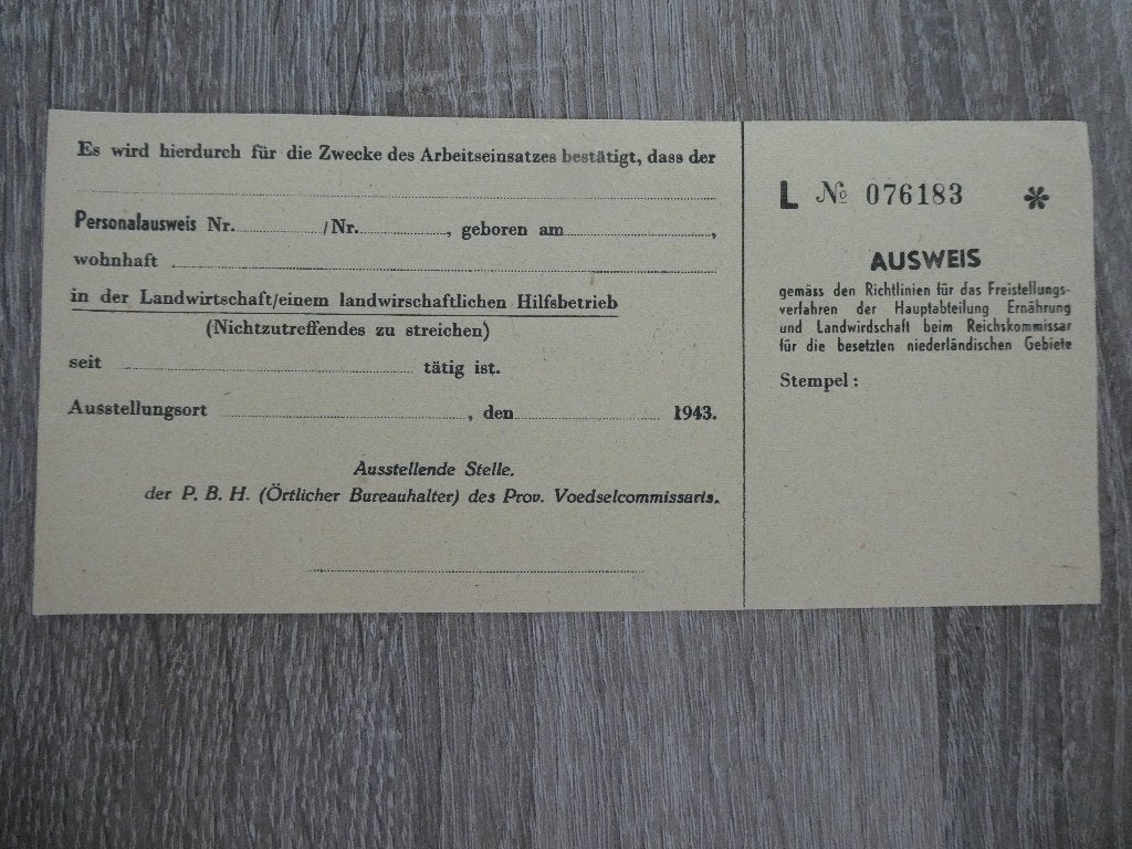 Vrijstelling ausweis voor de Arbeiteinsatzes., Verzamelen, Ophalen of Verzenden, Overige soorten, Nederland, Foto of Poster