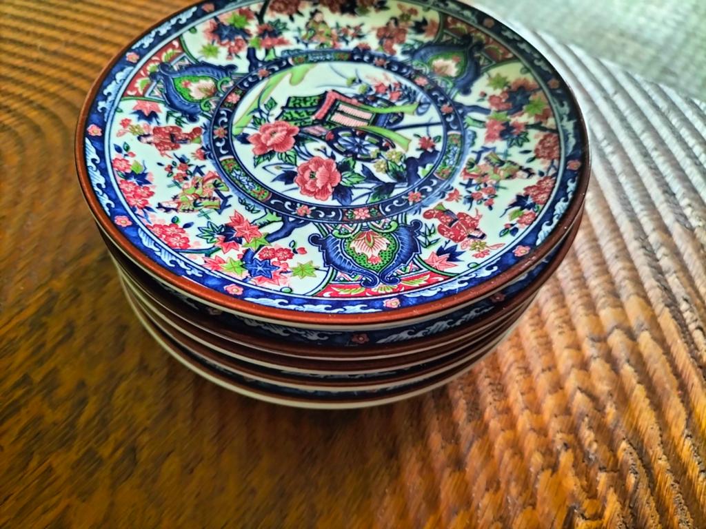 5 porseleinen bordjes met Japanse bloemenkar Imari (stijl), Antiek en Kunst, Ophalen