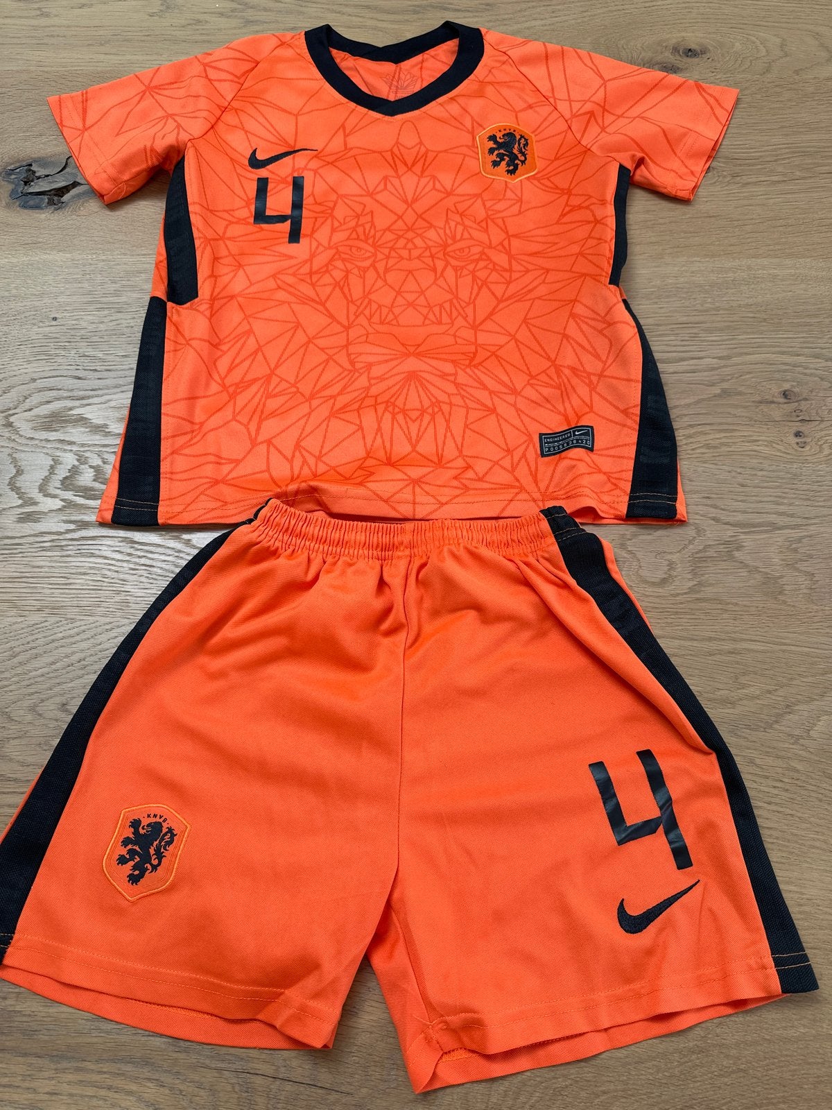 Voetbalpakje NL elftal Jurjus #4 - Maat 140, Kinderen en Baby's, Ophalen of Verzenden, Gebruikt, Jongen, Setje