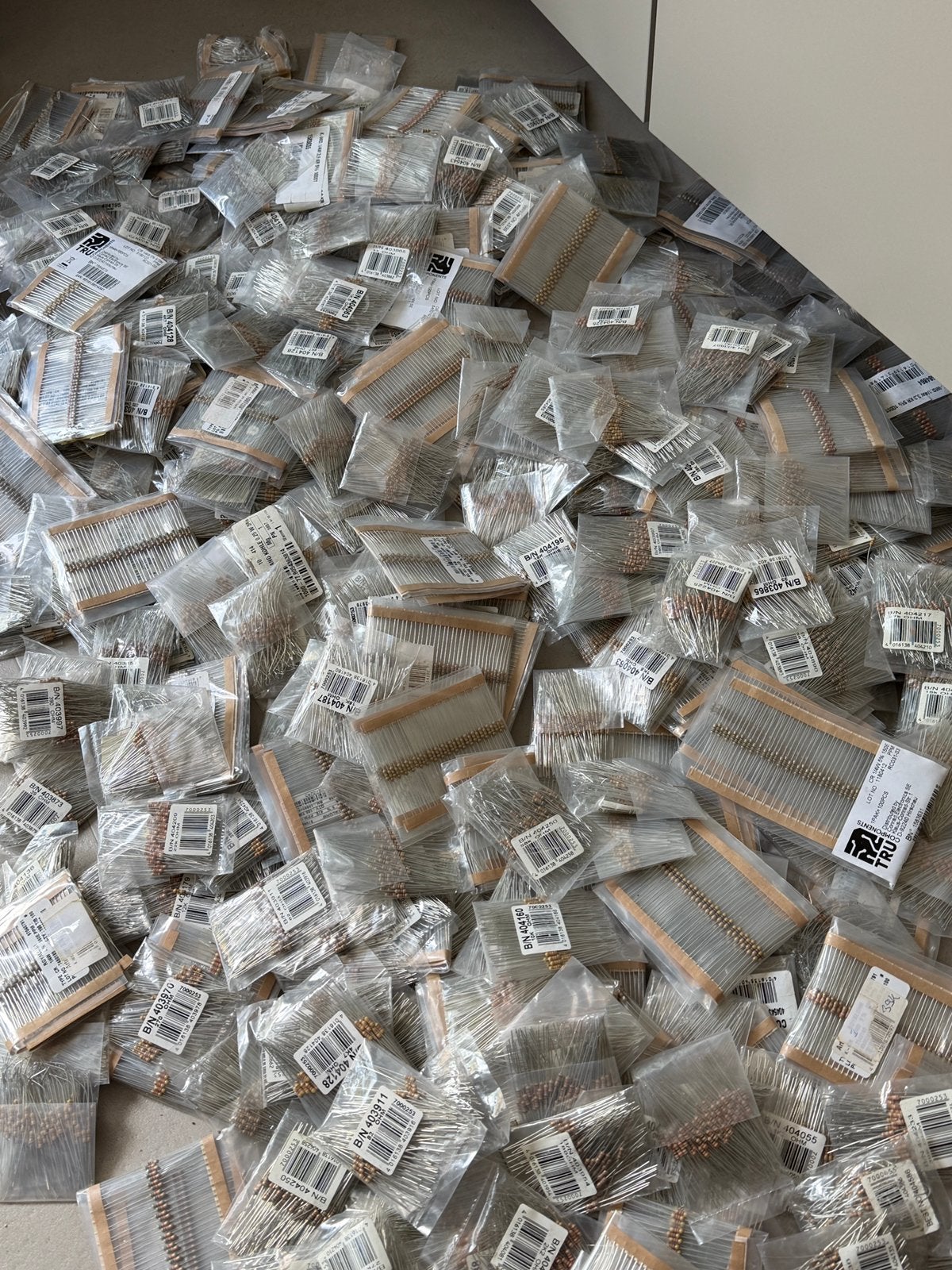Mega partij nieuwe weerstanden meer dan 40.000stuks, Hobby en Vrije tijd, Elektronica-componenten, Ophalen of Verzenden, Nieuw