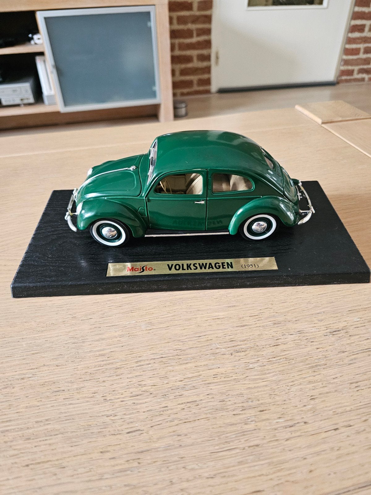 TE KOOP MOOIE MAISTO VOLKSWAGEN KAFER SCHAAL1:18, Ophalen of Verzenden, Zo goed als nieuw, Auto, Maisto