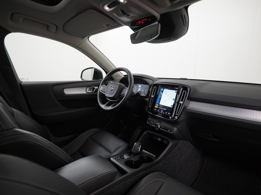 Volvo XC40 1.5 T4 Recharge Inscription Expr | Panoramadak |, Auto's, Volvo, 12 maanden, Euro 6, 1712 kg, Zwart