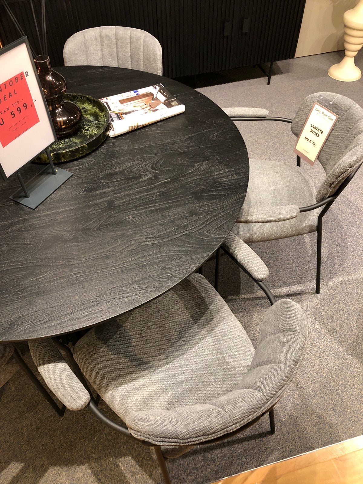 Eettafel Burundi 130 cm met Sita armstoelen - Outlet, Ophalen, Nieuw, Rond, 100 tot 150 cm