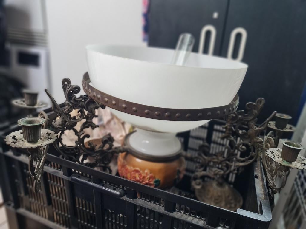 Antieke olielamp met glazen kap, Ophalen