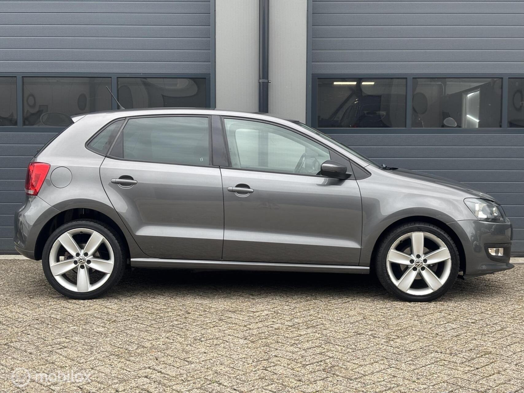 Volkswagen Polo Highline Automaat Uitvoering / 138.Dkm Nap, Euro 5, 40 €/maand, Electronic Stability Program (ESP), 4 cilinders