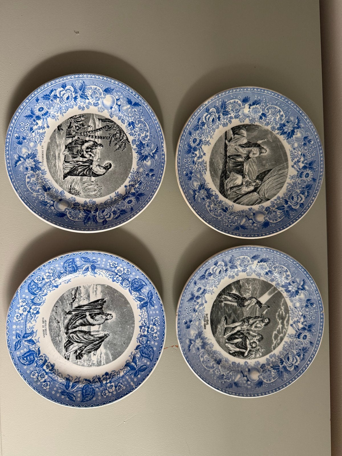 Antiek servies Ceramique Maastricht - 4 Jezus afbeeldingen, Antiek en Kunst, Antiek | Servies los, Ophalen of Verzenden