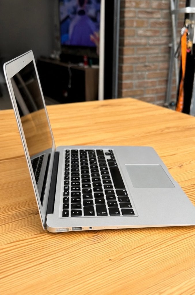 Nette MacBook Air 13 inch (2017) - 8GB RAM - 128 GB, Computers en Software, Apple Macbooks, Ophalen, 8 GB, 13 inch, Minder dan 2 Ghz