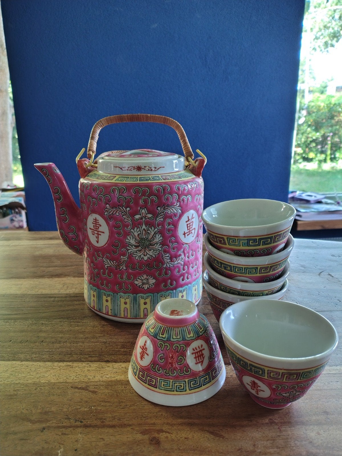 Chinese theepot porselein met rieten handvat, ongebruikt, Huis en Inrichting, Keuken | Servies, Ophalen, Aziatisch, Nieuw, Theepot