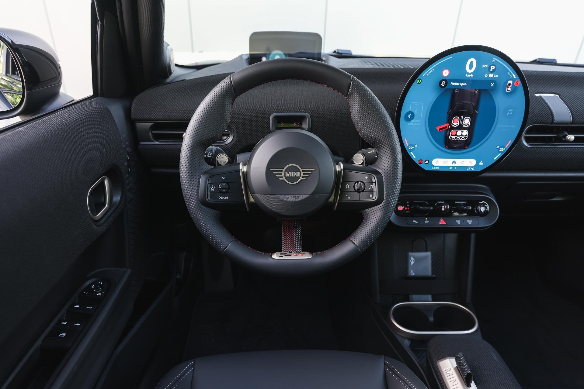 MINI Hatchback Cooper C / JCW / Pakket M / 17" John Cooper W, Auto's, Mini, 156 pk, Lane Departure Warning, Zwart, Leder