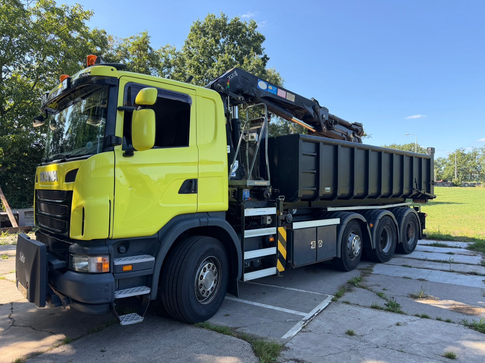 Scania G400 8x2 HMF kraan en NCH Kabelsysteem, Automaat, Euro 5, Achterwielaandrijving, Zwart