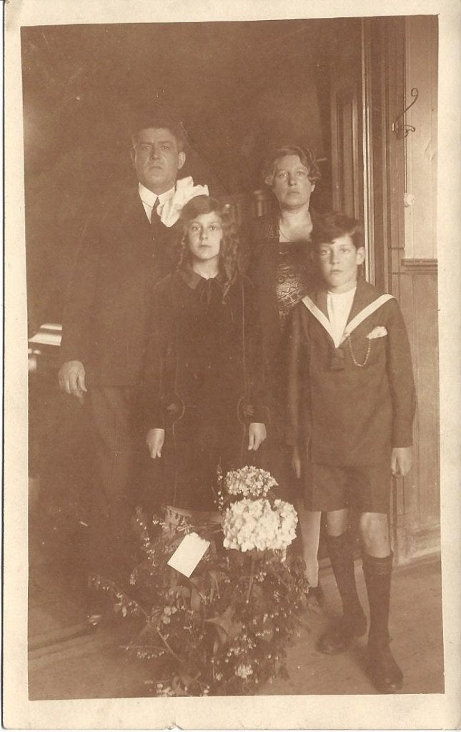 Oude Fotokaart met Gezin, mode jaren '30, Ophalen of Verzenden, Voor 1940, Zo goed als nieuw, Foto