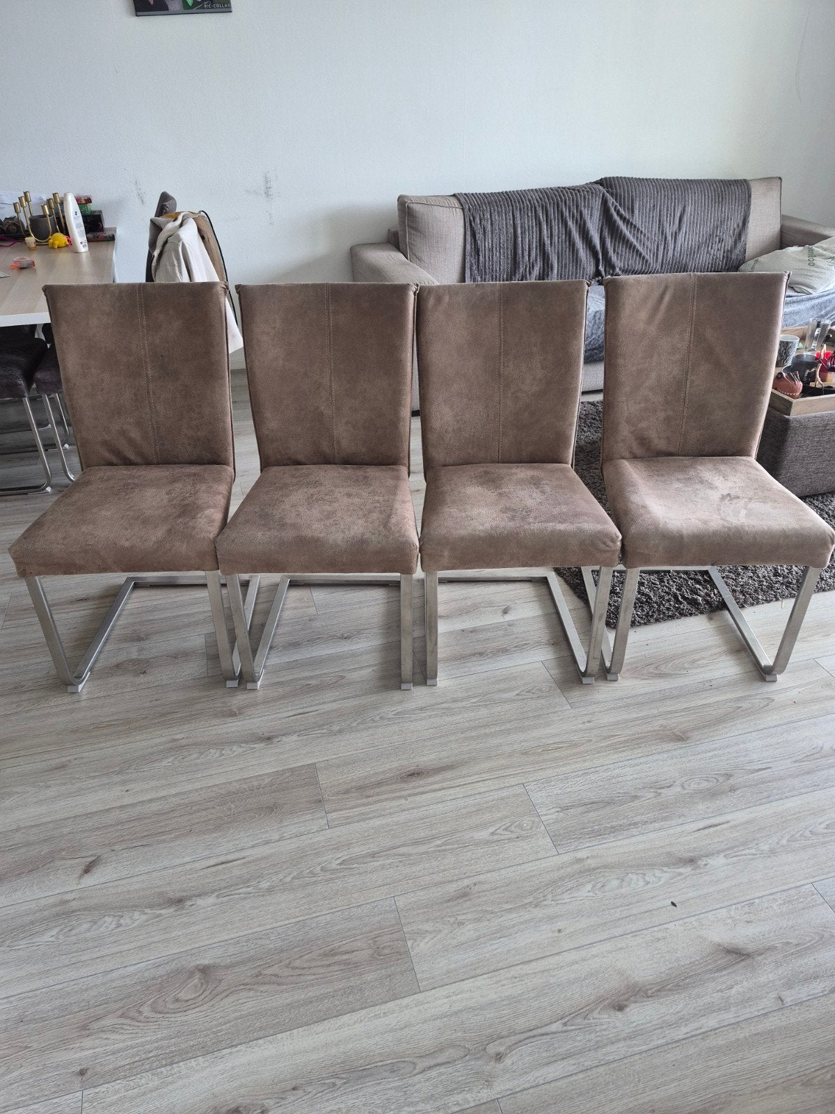 Set van 4 bruine eetkamerstoelen met metalen onderstel, Huis en Inrichting, Stoelen, Ophalen, Gebruikt, Bruin, Metaal