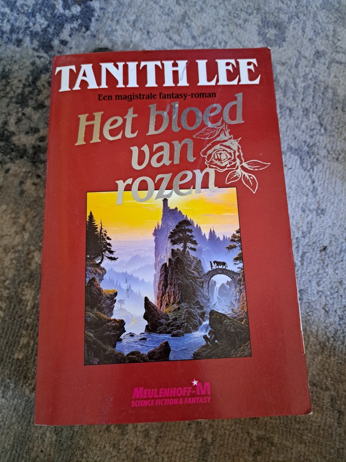 Tanith Lee - Bloed van rozen, Boeken, Ophalen of Verzenden, Zo goed als nieuw, Lee