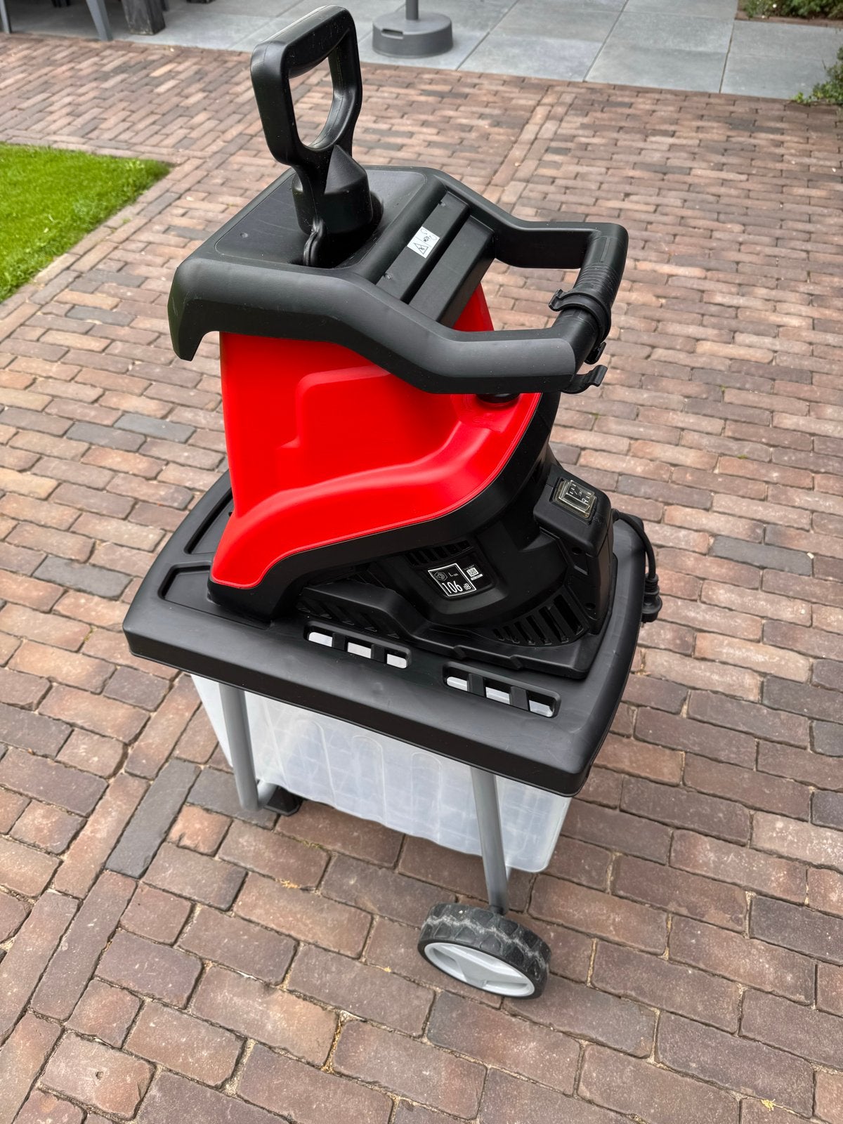 Einhell Elektrische Hakselaar met Opvangbak - Zo goed als ni, Ophalen, Zo goed als nieuw, Elektrisch, Met opvangbak