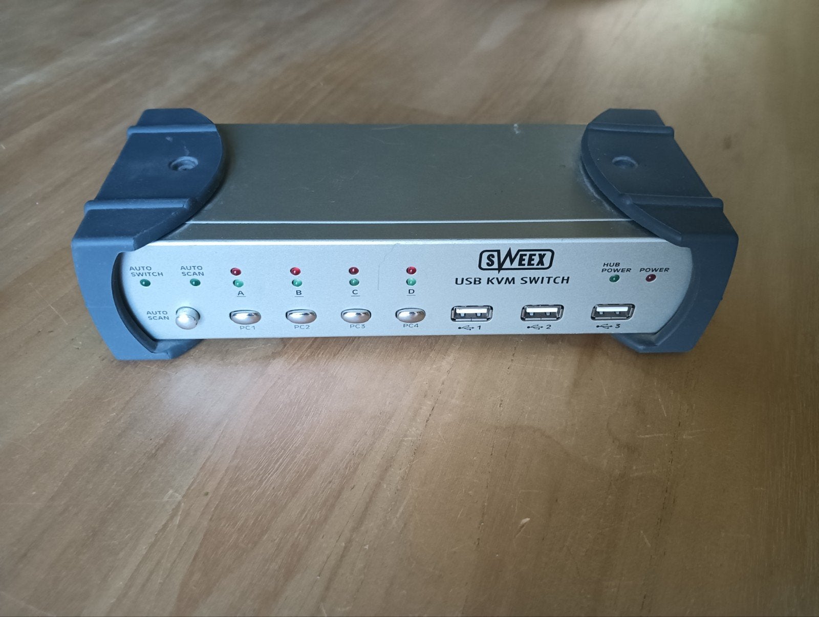Sweex USB KVM Switch 4-poorts, Ophalen of Verzenden, Gebruikt