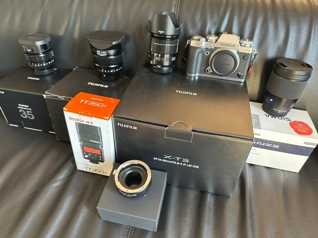 Fujifilm X-T3 Silver + XF 23mm / 35mm / 18-55mm + Sigma 16mm, Ophalen, Zo goed als nieuw, Fujifilm, Screenprotector