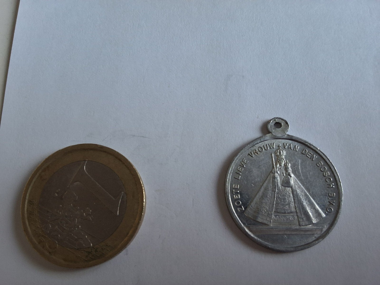 Vintage Katholieke medaille Onze Lieve Vrouw van Den Bosch, Ophalen of Verzenden