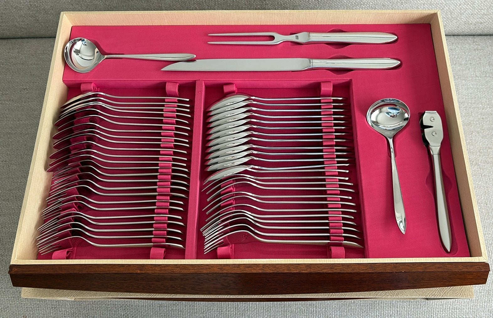 Giro zilduro bestekcassette 12 persoons, Antiek en Kunst, Antiek | Bestek, Ophalen